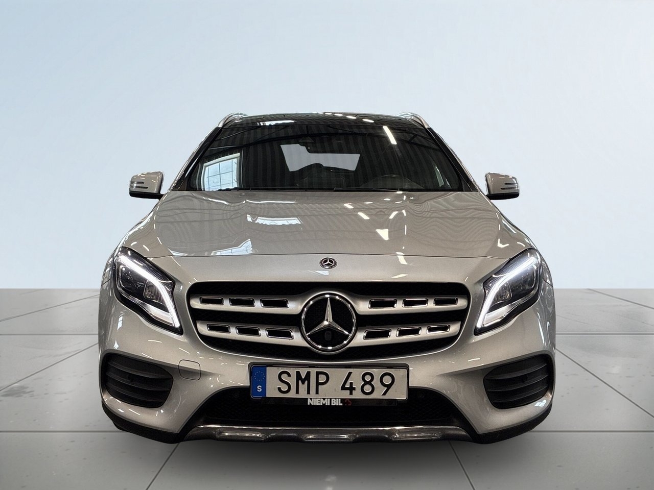 Mercedes-Benz GLA 2018, photo 2/10
