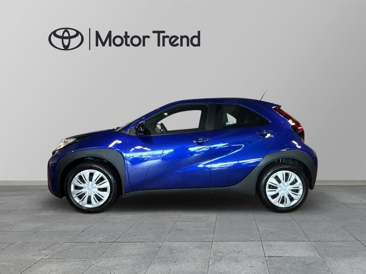 Toyota Aygo X 1,0 M5 PLAY 2025, bild 3/10