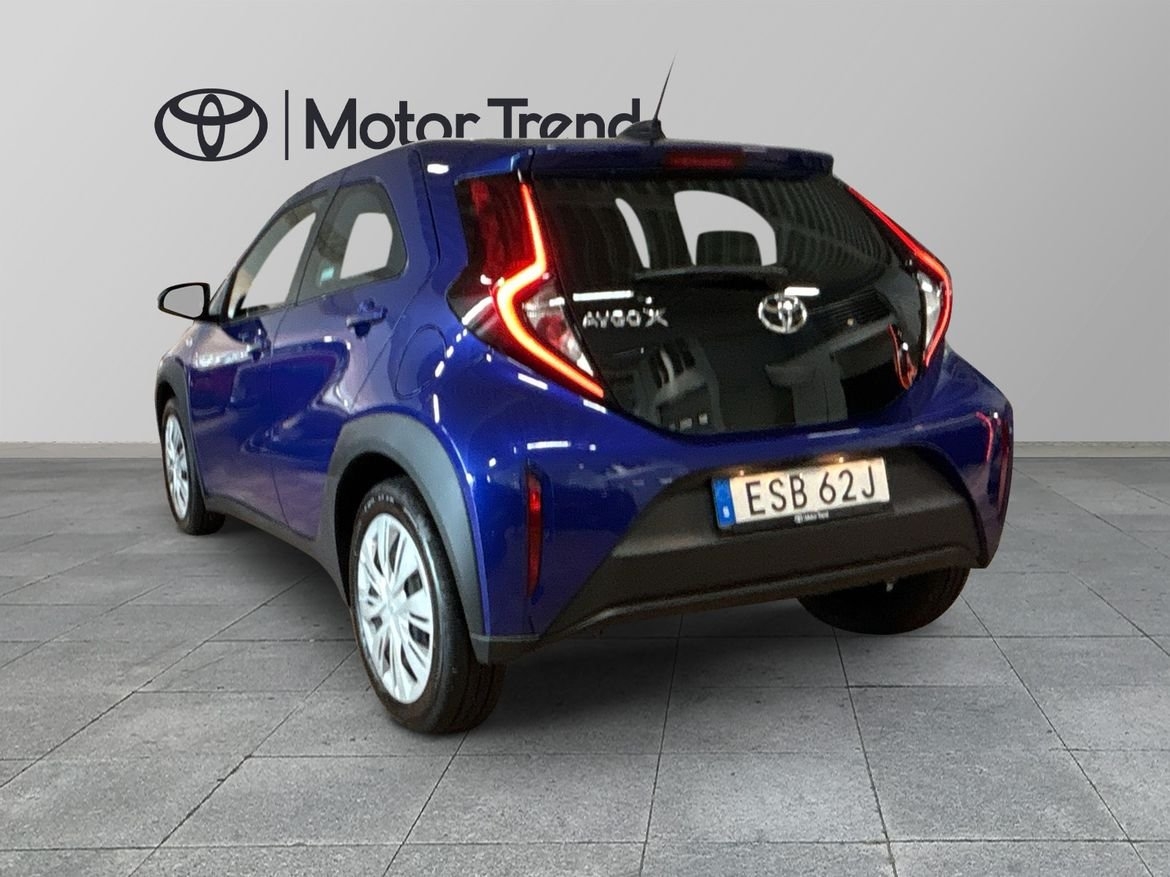 Toyota Aygo X 1,0 M5 PLAY 2025, bild 2/10