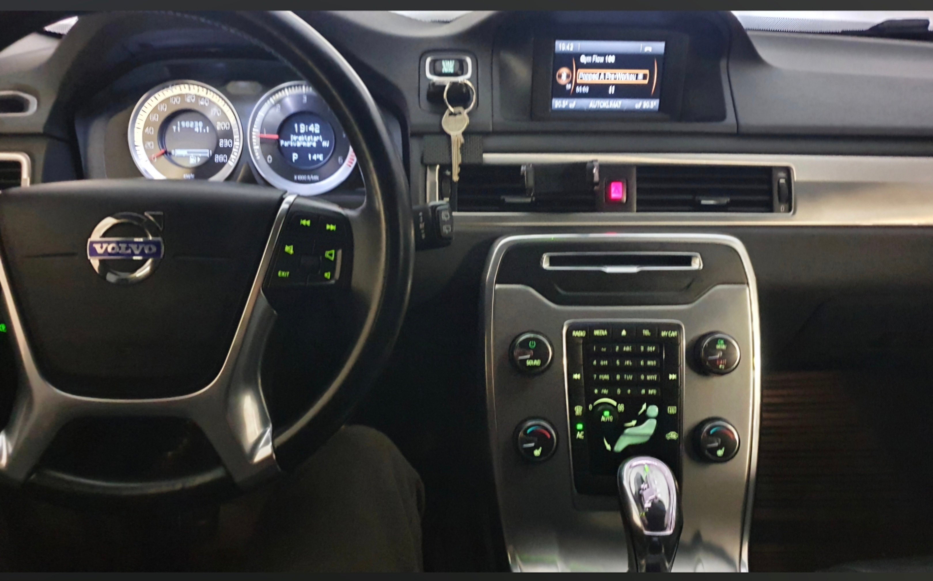 Volvo V70 D2 Powershift 2013, bild 8/8