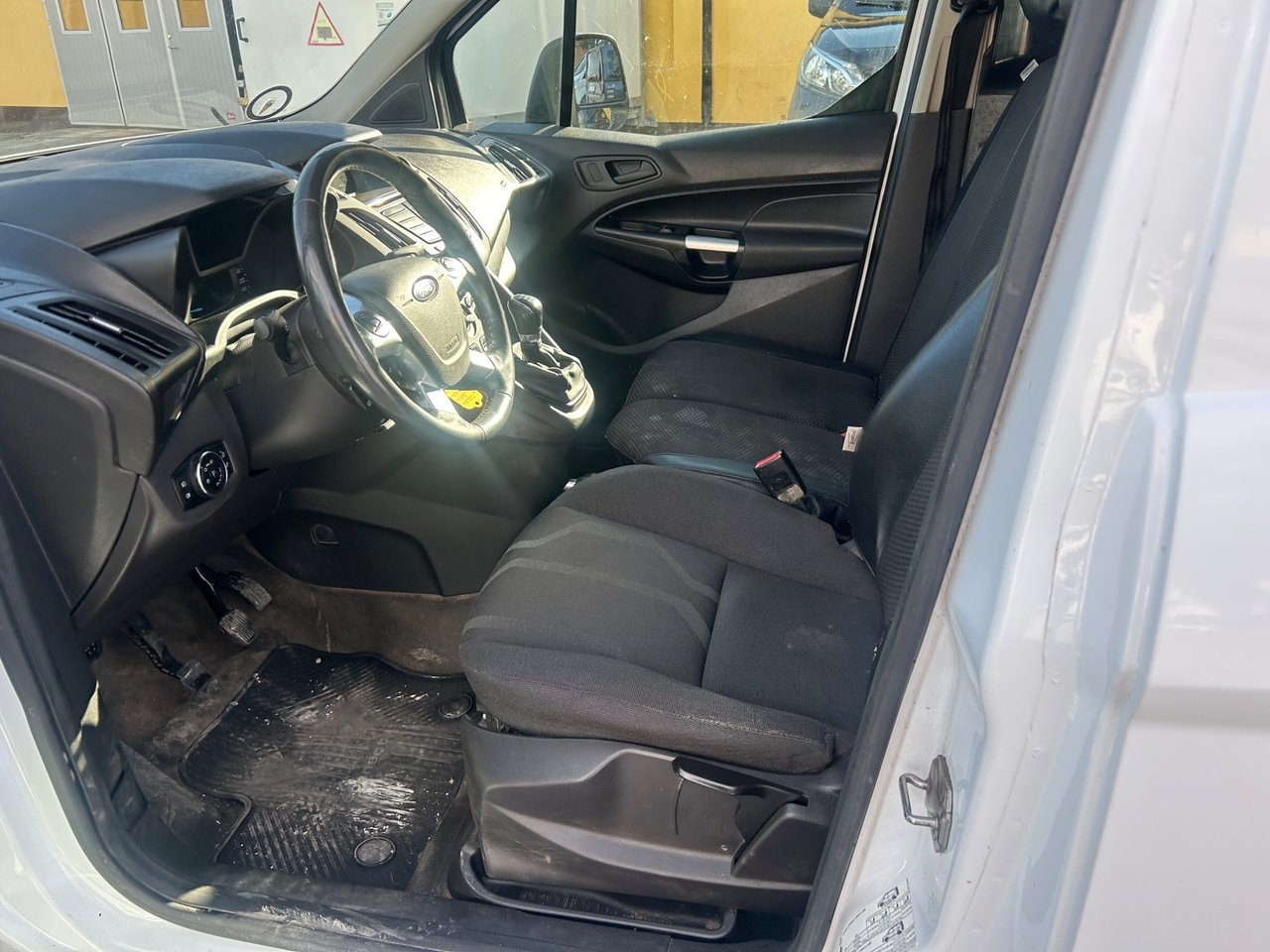 Ford Transit Connect 2015, photo 3/10