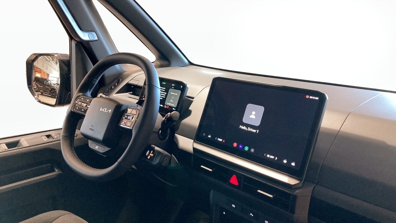 Kia PV5 PLUS 4DR L2H1 LONG RANGE 2026, photo 4/10