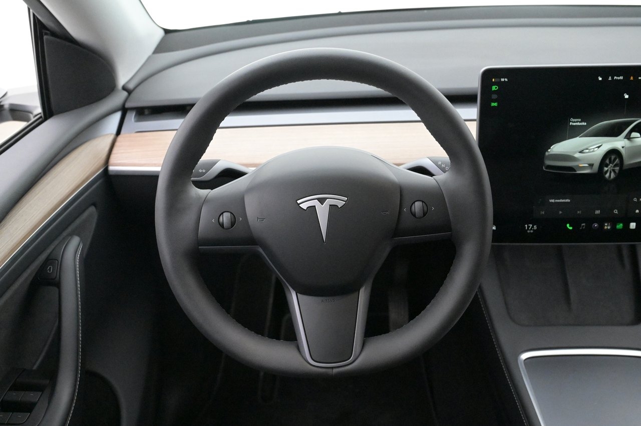 Tesla Model Y Long Range AWD Autopilot 2024, bild 7/10