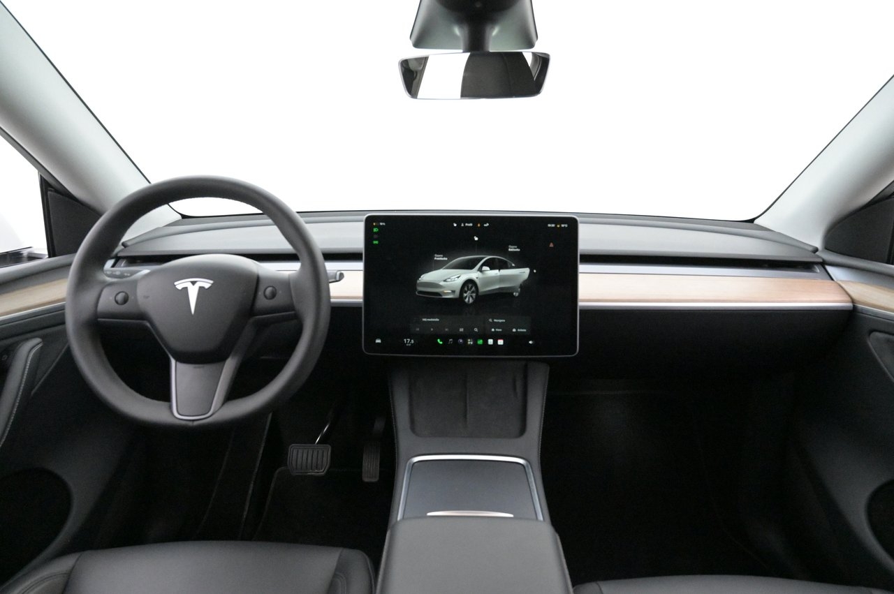 Tesla Model Y Long Range AWD Autopilot 2024, bild 6/10