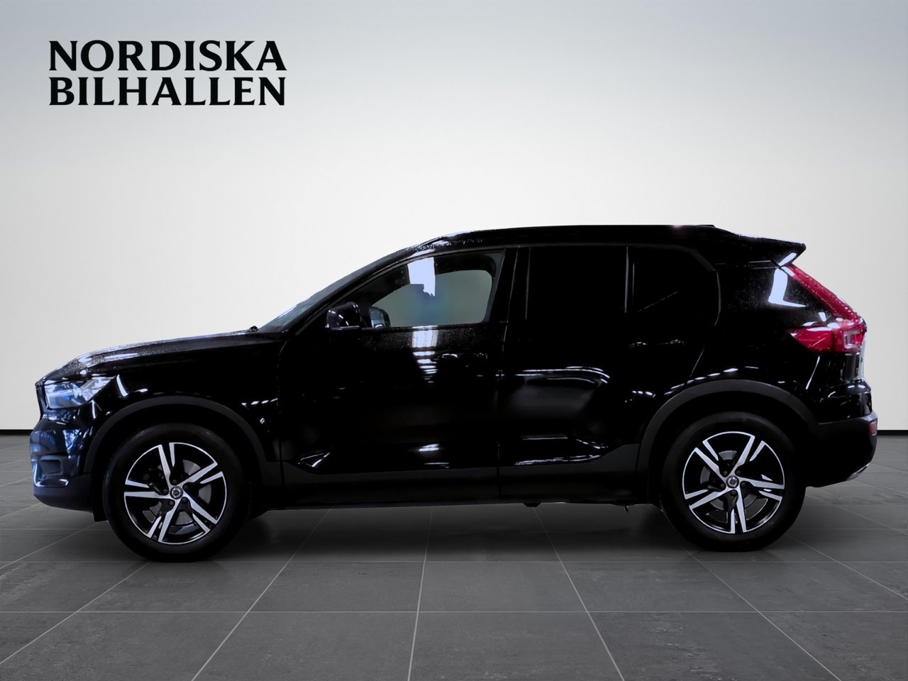 Volvo XC40 D4 AWD Geartronic R-Design 2018, bild 4/10