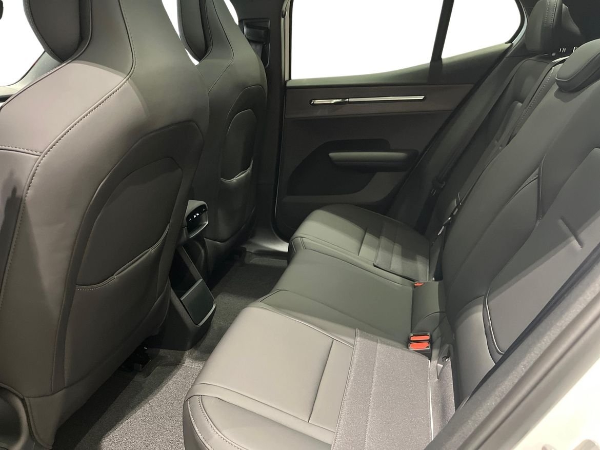 Volvo EX30 P8 AWD Ultra Black Edt - Demo 2027, bild 6/10
