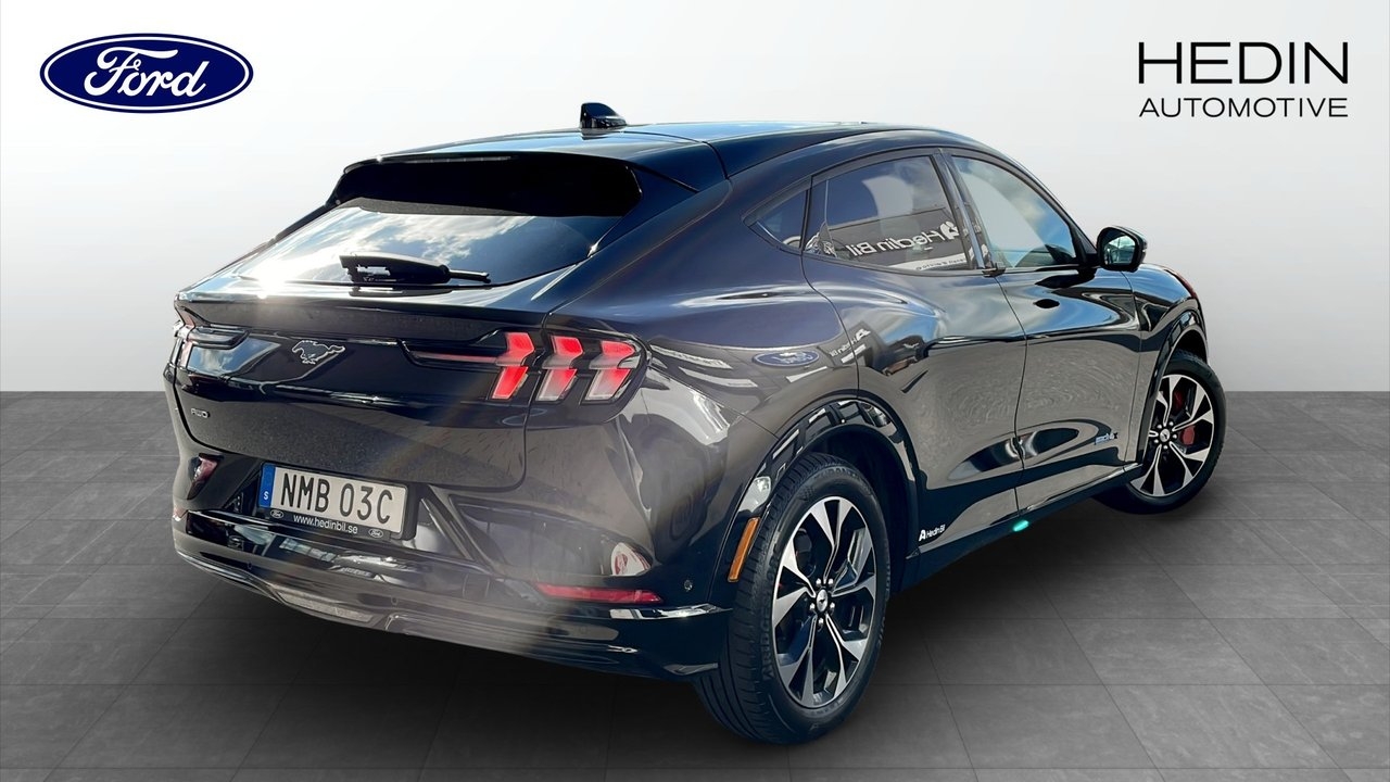 Ford Mustang Mach-E 2022, bild 2/9
