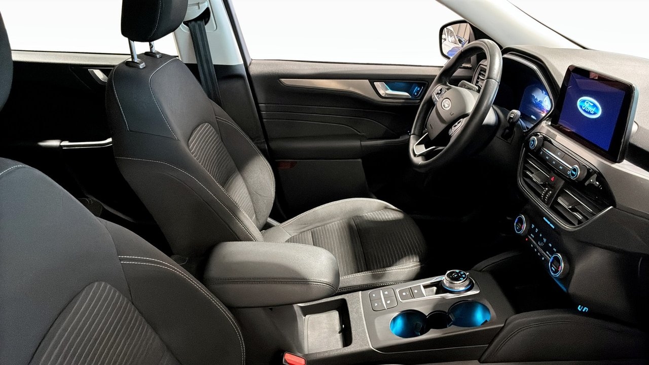Ford Kuga 2.5 P-HEV 225HK Titanium 2022, bild 3/9
