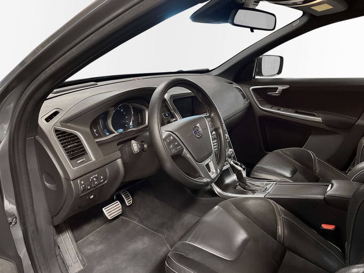 Volvo XC60 D4 AWD Classic R-Design 2017, kuva 7/10