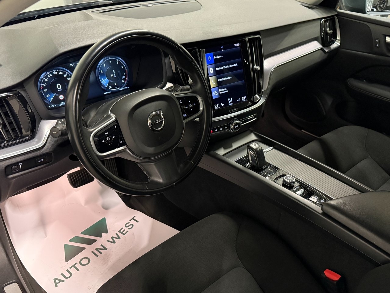 Volvo V60 2021, photo 6/10