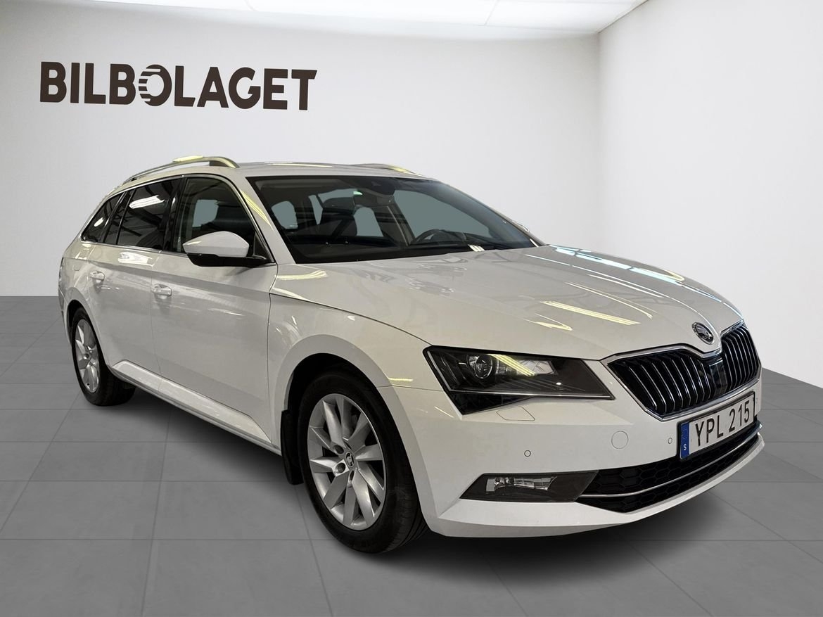 Skoda Superb 2018, photo 5/10