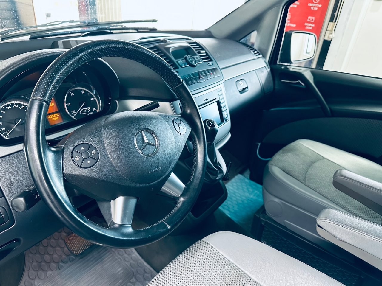 Mercedes-Benz Viano 2013, photo 6/9
