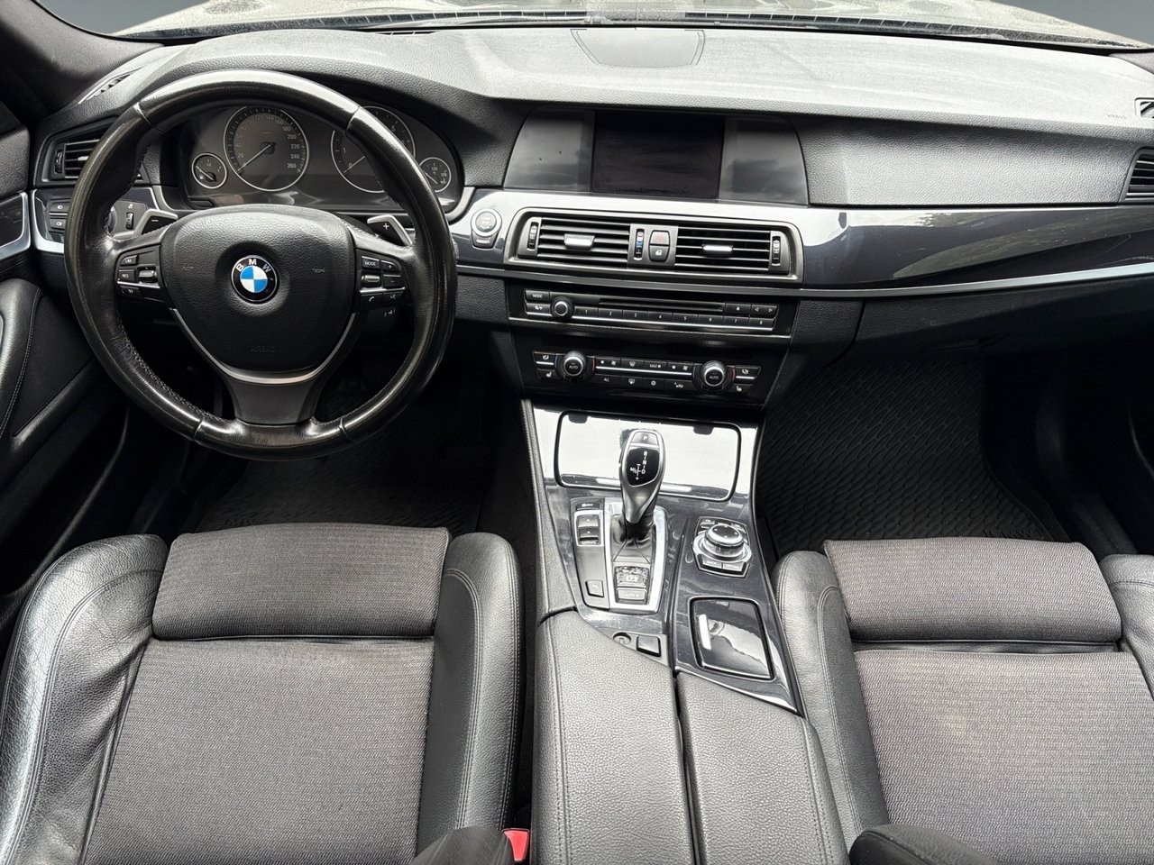 BMW 523 2012, bild 2/10