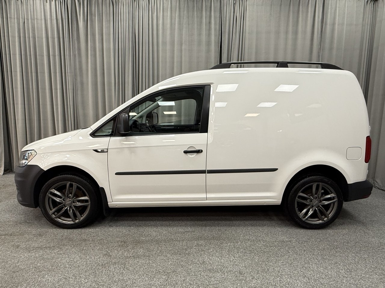 Volkswagen Caddy 2020, bild 2/10