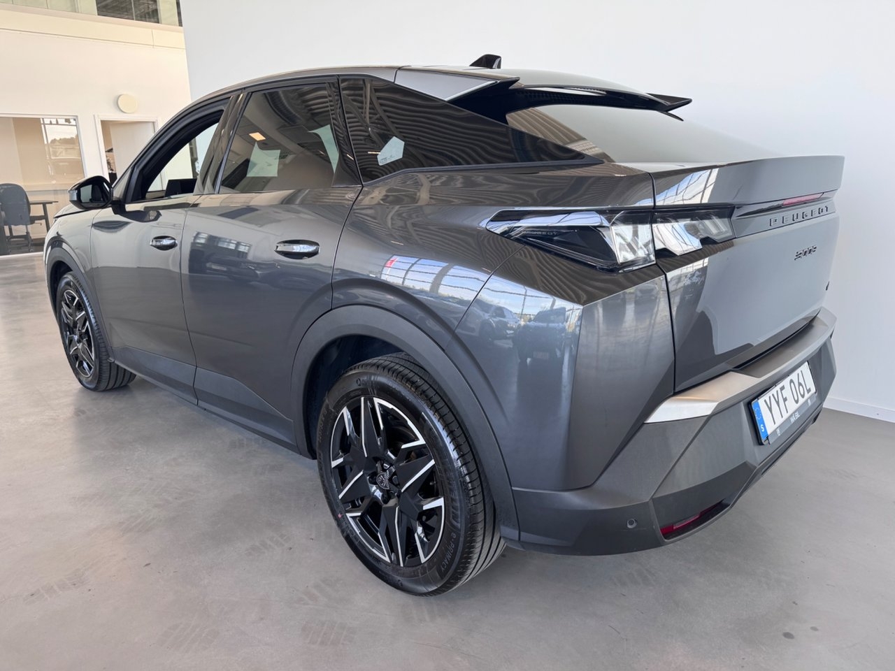 Peugeot 3008 Hybrid 145 1.2 PureTech 145 2025, bild 3/10