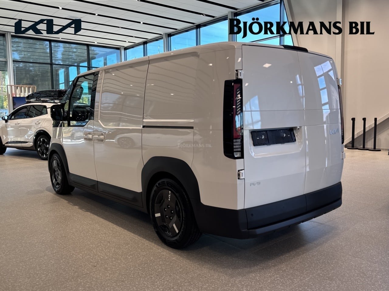 Kia PV5 CARGO PLUS 4DR L2H1 LONG RANGE 2026, bild 6/18