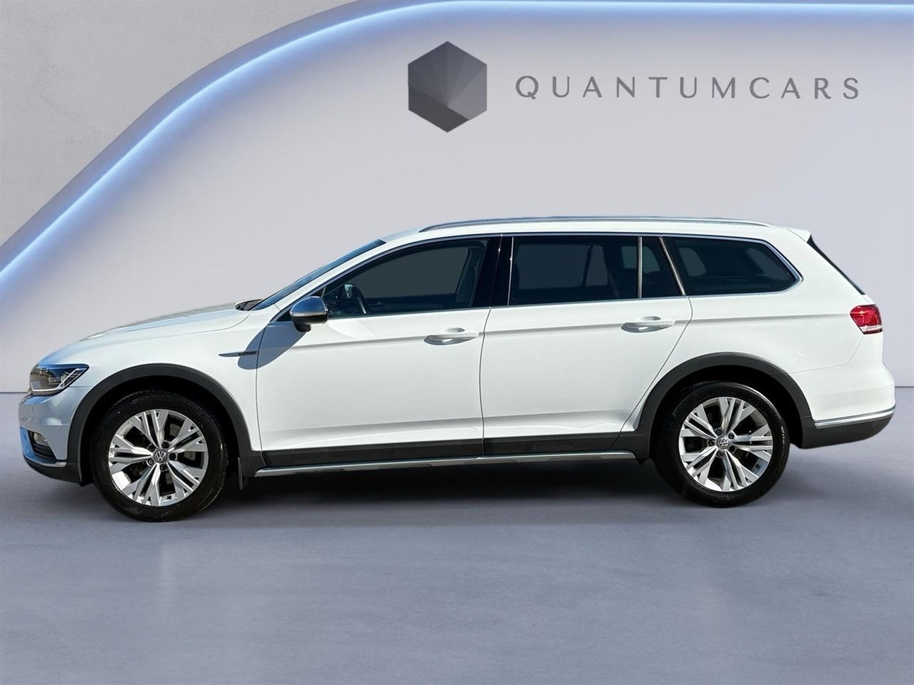 Volkswagen Passat 2019, bild 2/10