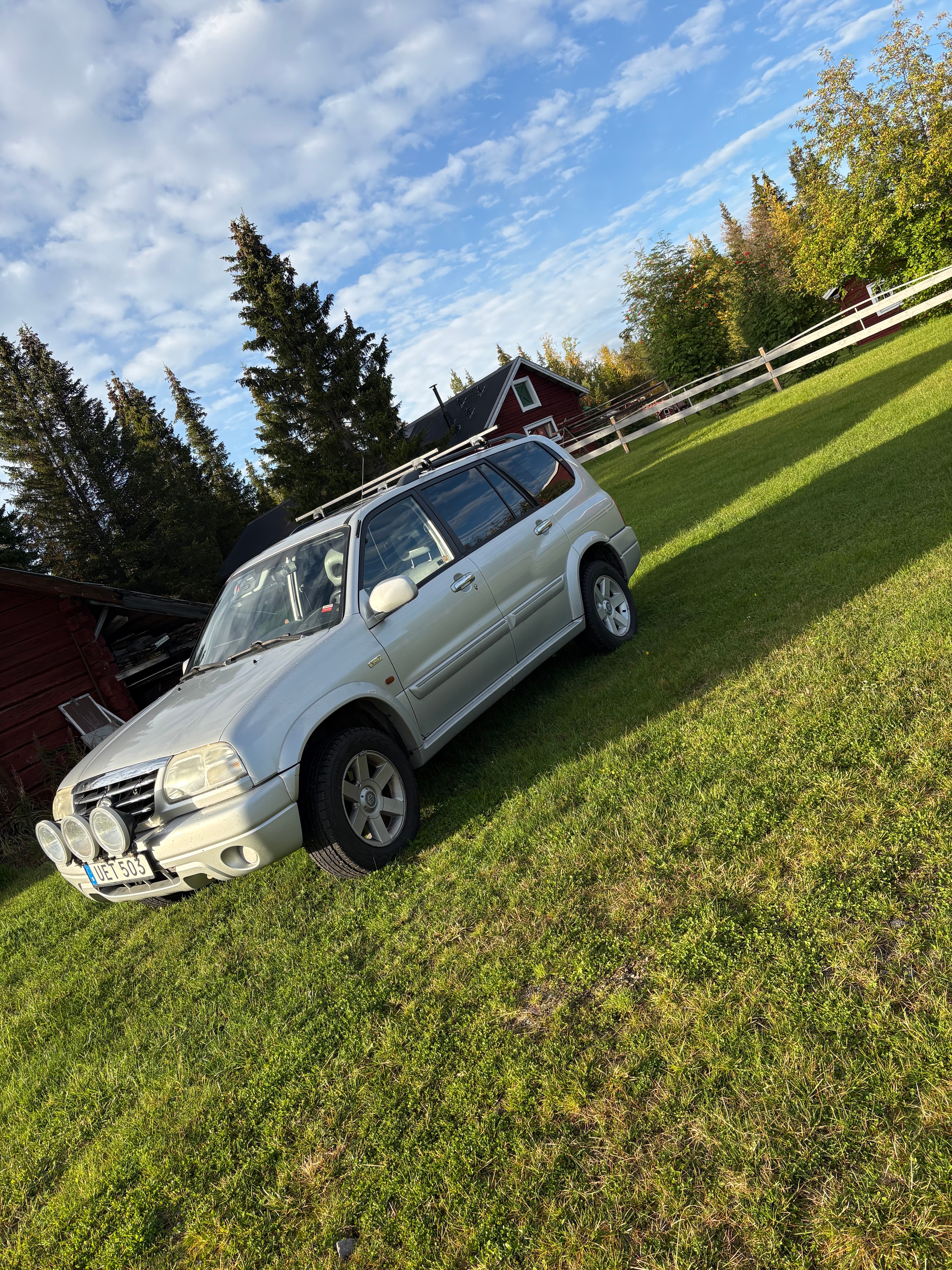 Suzuki Grand Vitara 2003, bild 2/3