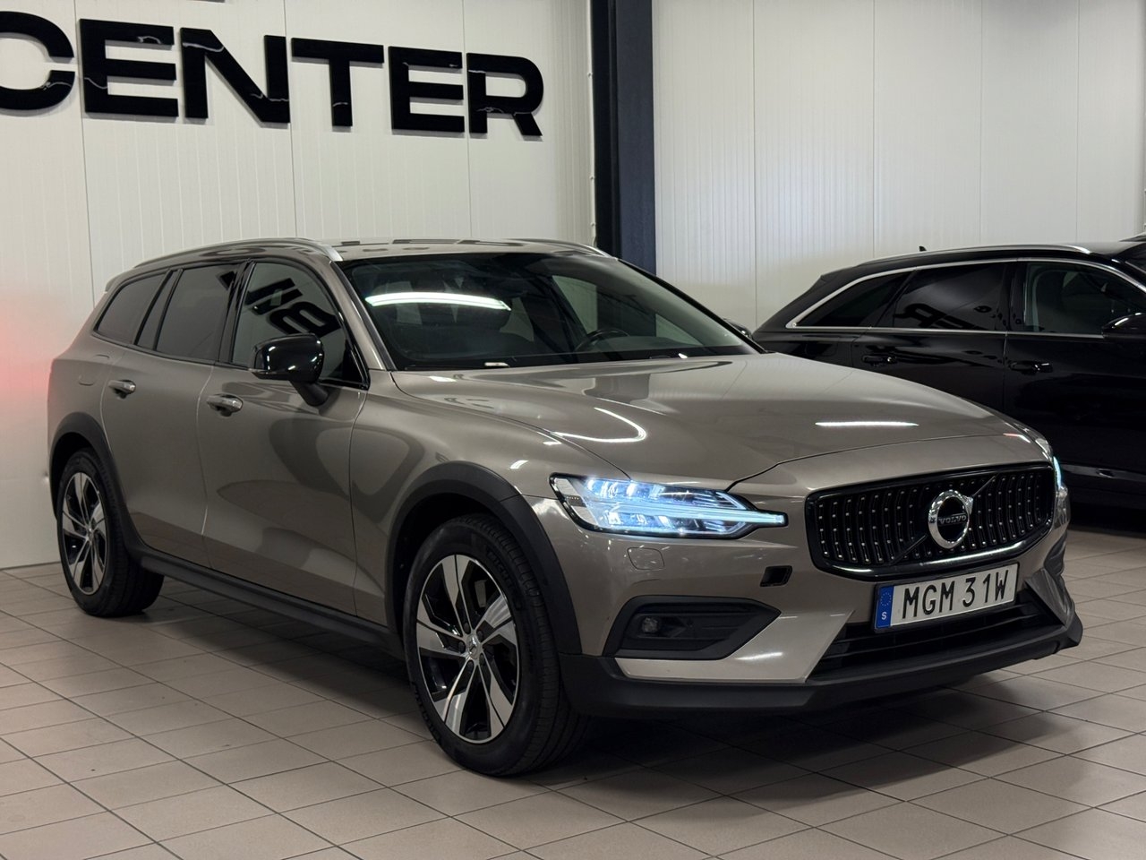 Volvo V60 Cross Country 2019, bild 5/10