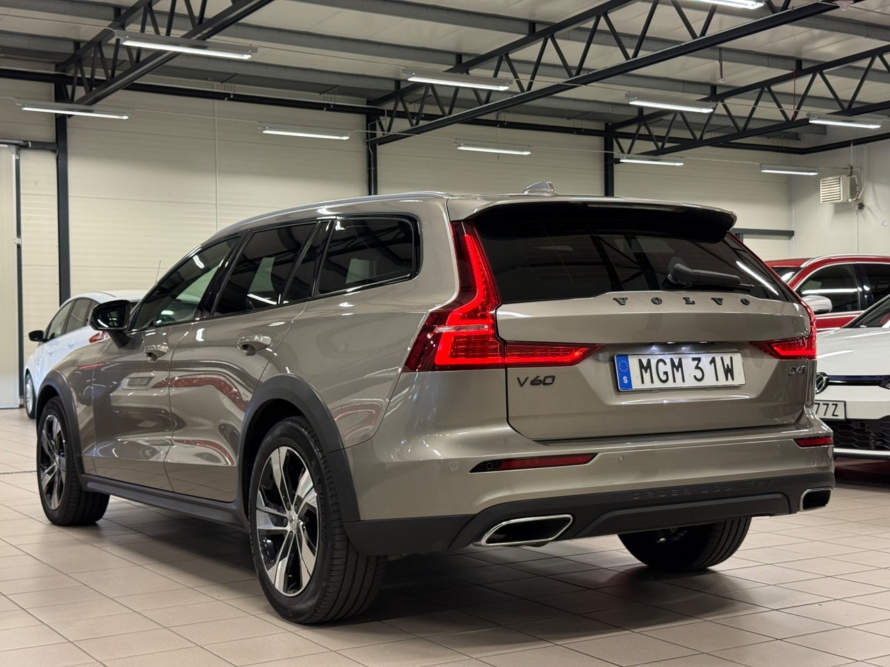 Volvo V60 Cross Country 2019, bild 6/10