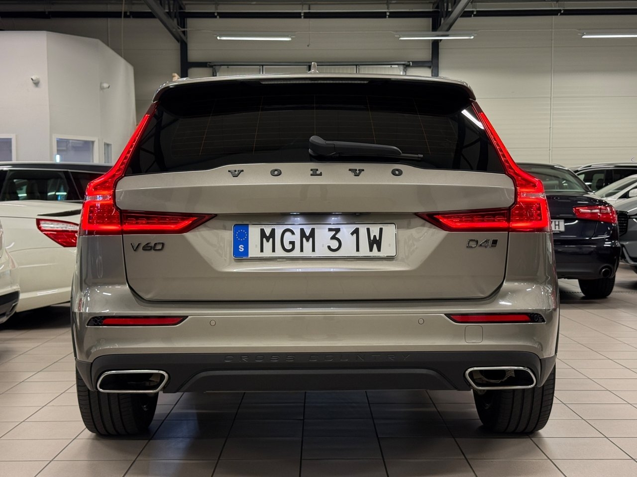 Volvo V60 Cross Country 2019, bild 7/10