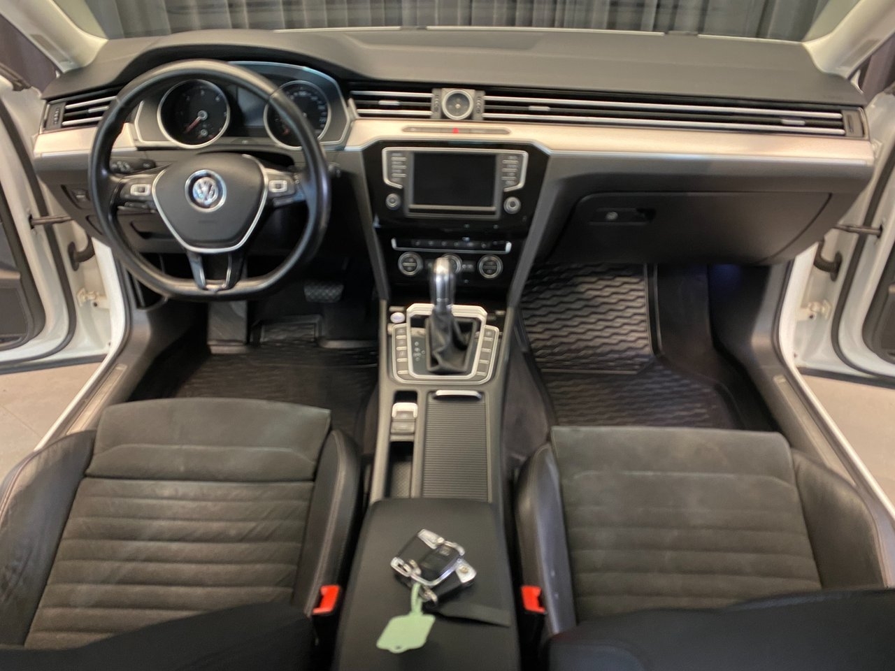 Volkswagen Passat 2017, bild 6/10