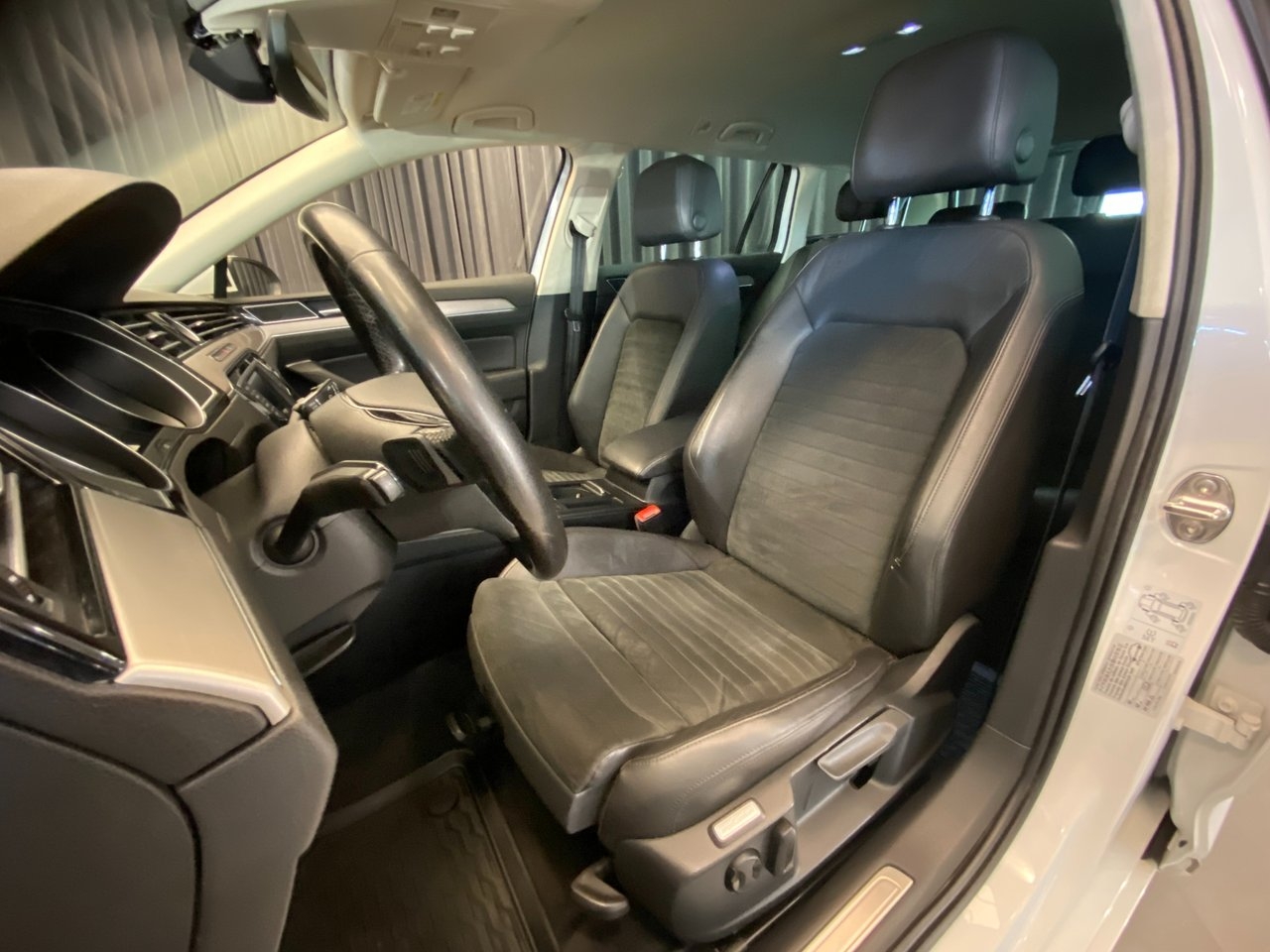 Volkswagen Passat 2017, bild 7/10