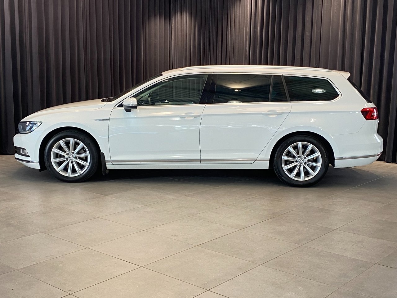 Volkswagen Passat 2017, bild 3/10