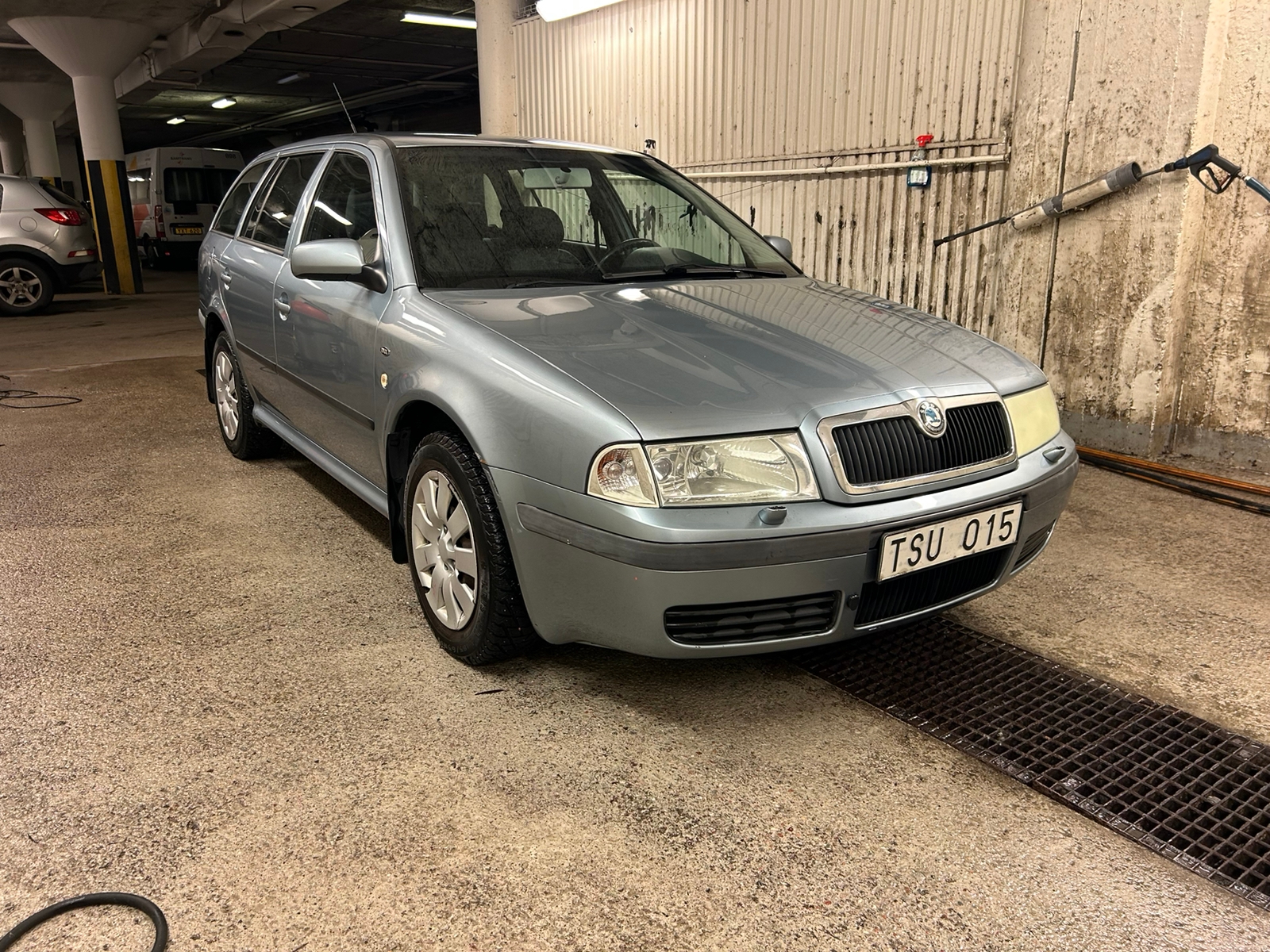 Skoda Octavia Tour Kombi 2.0 4x4 Manuell 2003, kuva 3/6