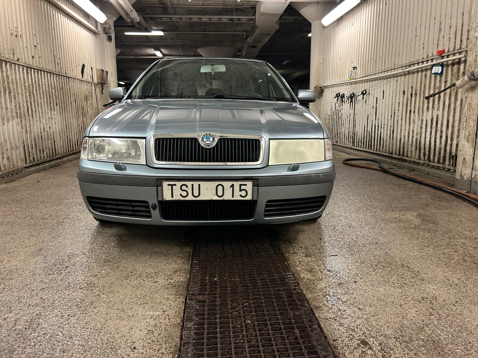 Skoda Octavia Tour Kombi 2.0 4x4 Manuell 2003, kuva 2/6