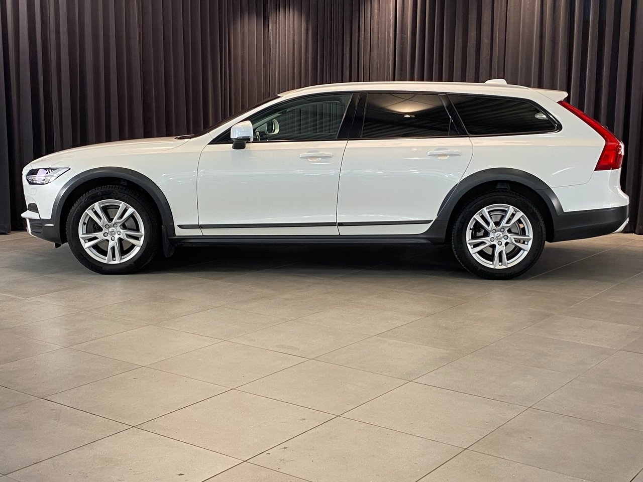 Volvo V90 Cross Country 2019, bild 3/10