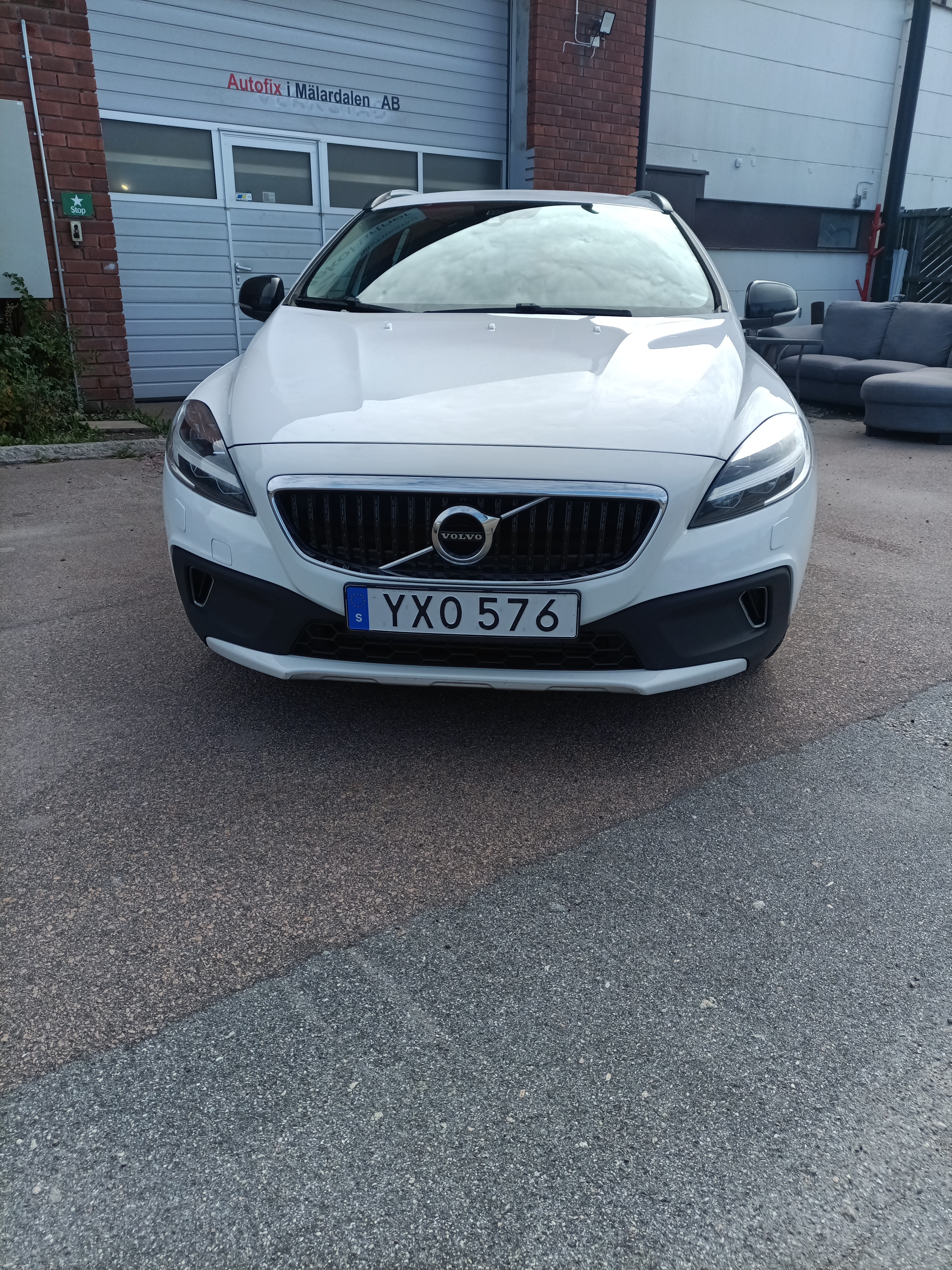 Volvo V40 Cross Country D2 Geartronic 2018, bild 2/7