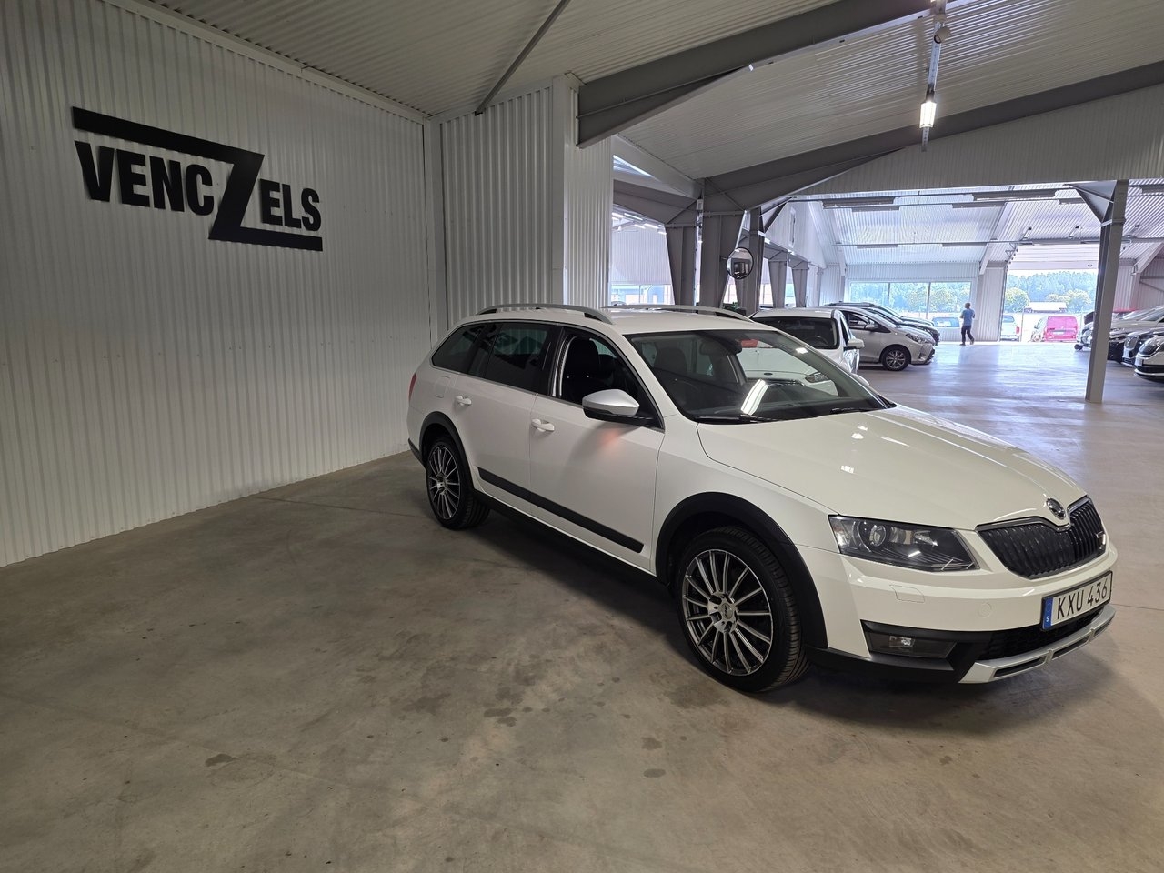 Skoda Octavia 2016, bild 2/10