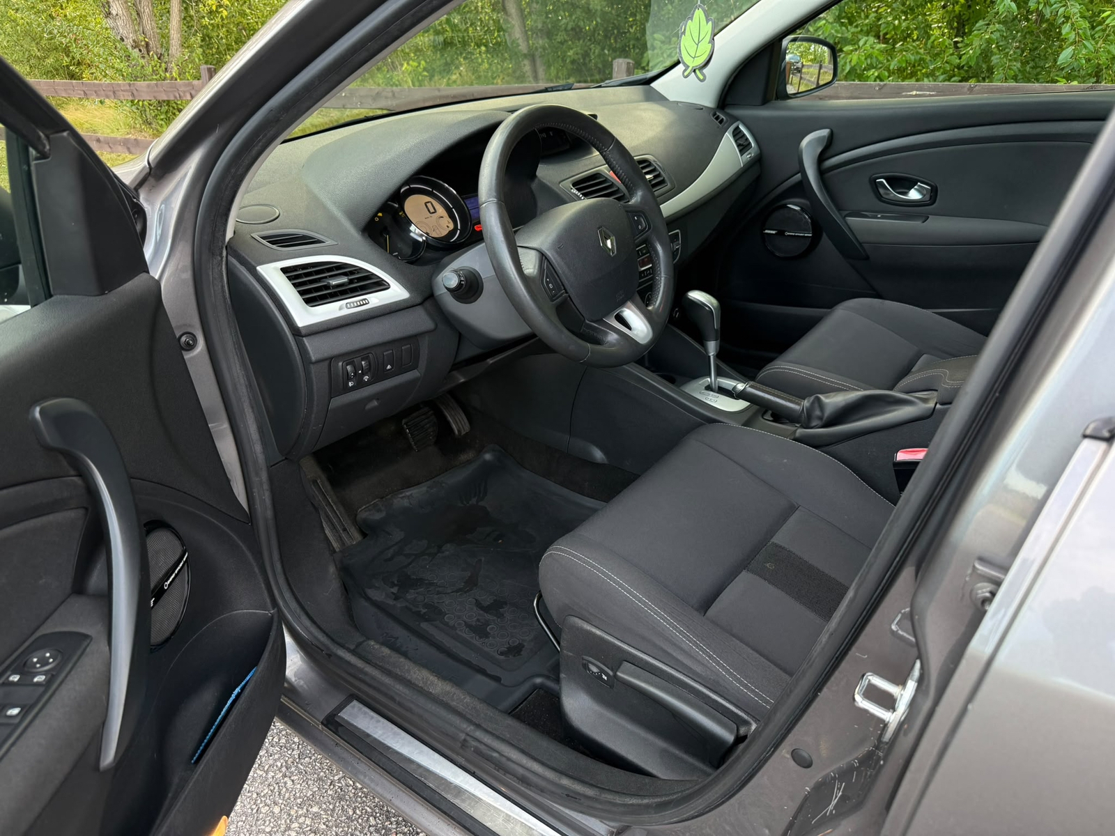 Renault Megane III Grandtour 1.5 dCi DCT 2011, bild 6/6
