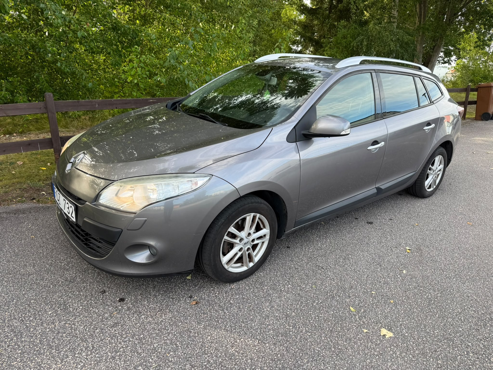 Renault Megane III Grandtour 1.5 dCi DCT 2011, bild 2/6