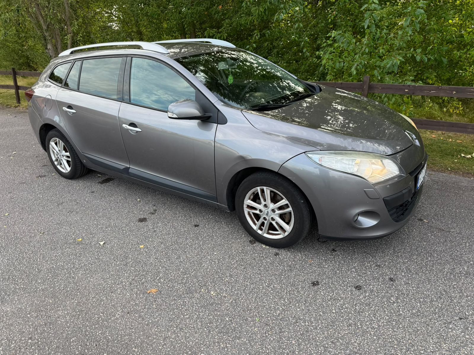 Renault Megane III Grandtour 1.5 dCi DCT 2011, bild 3/6