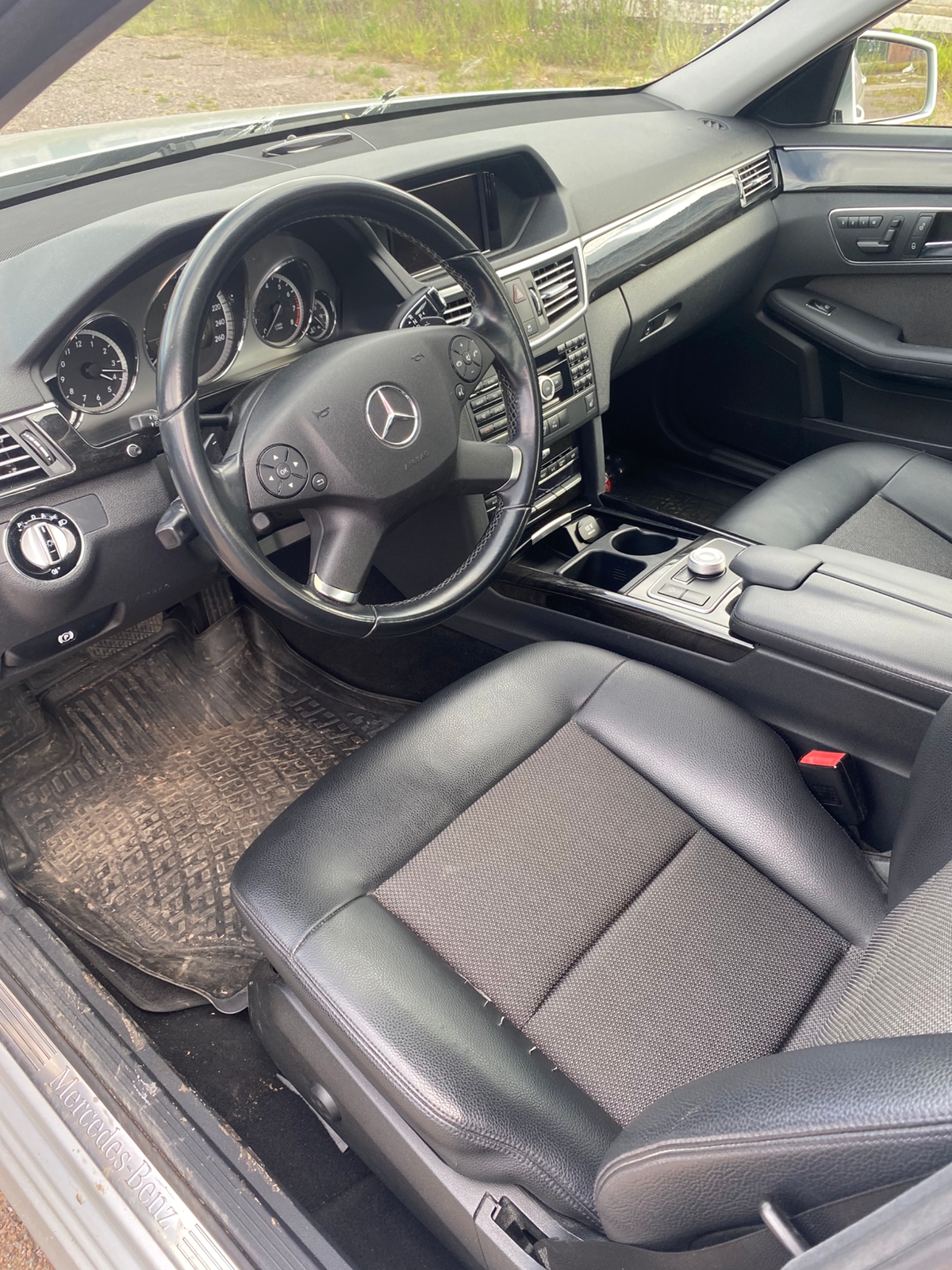 Mercedes-Benz E 350 2010, bild 3/3