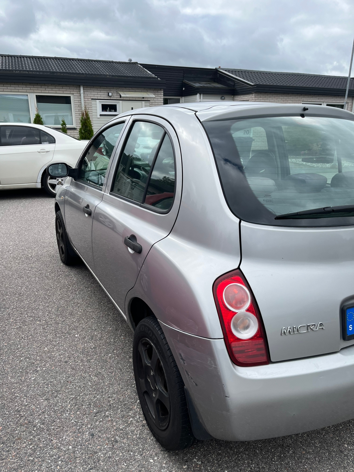 Nissan Micra 5-dörrar 1.2 Manuell 2004, bild 4/4