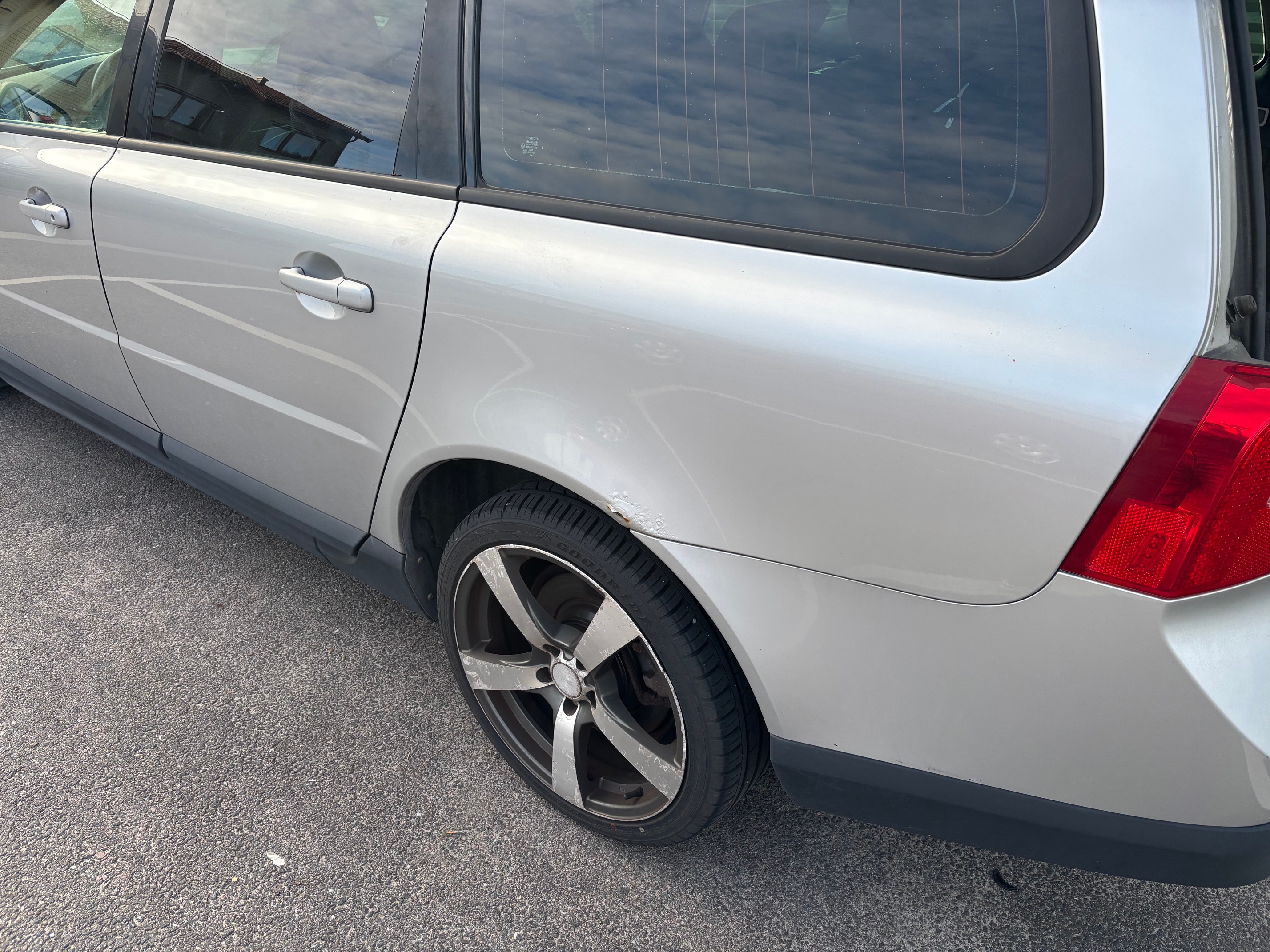 Volvo V70 2.0F Manuell 2008, bild 7/8