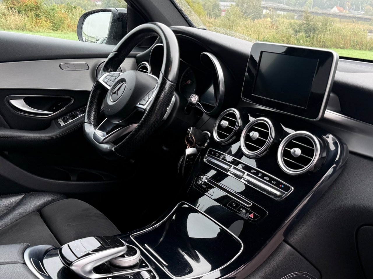 Mercedes-Benz GLC 2017, bild 6/10