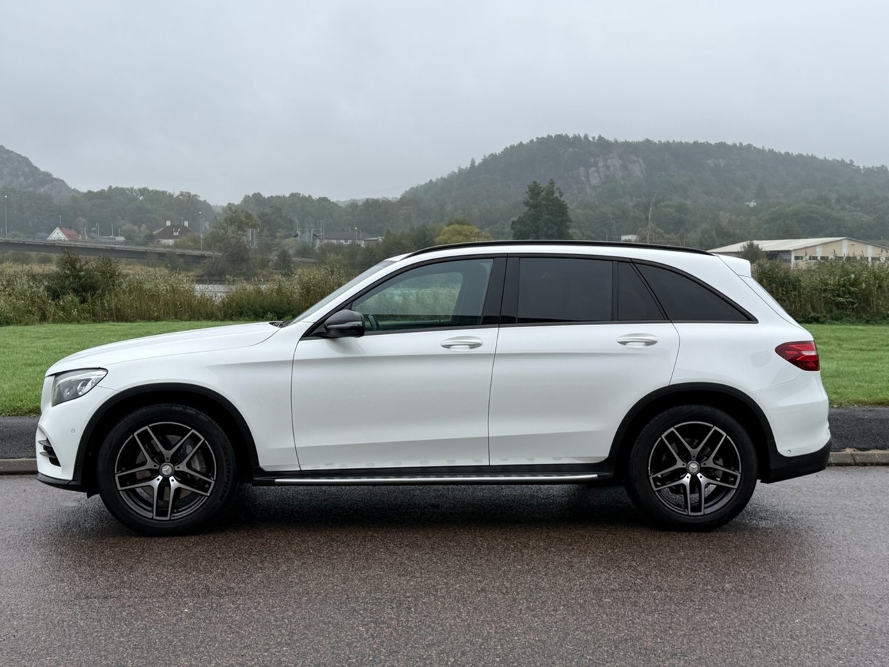 Mercedes-Benz GLC 2017, bild 2/10
