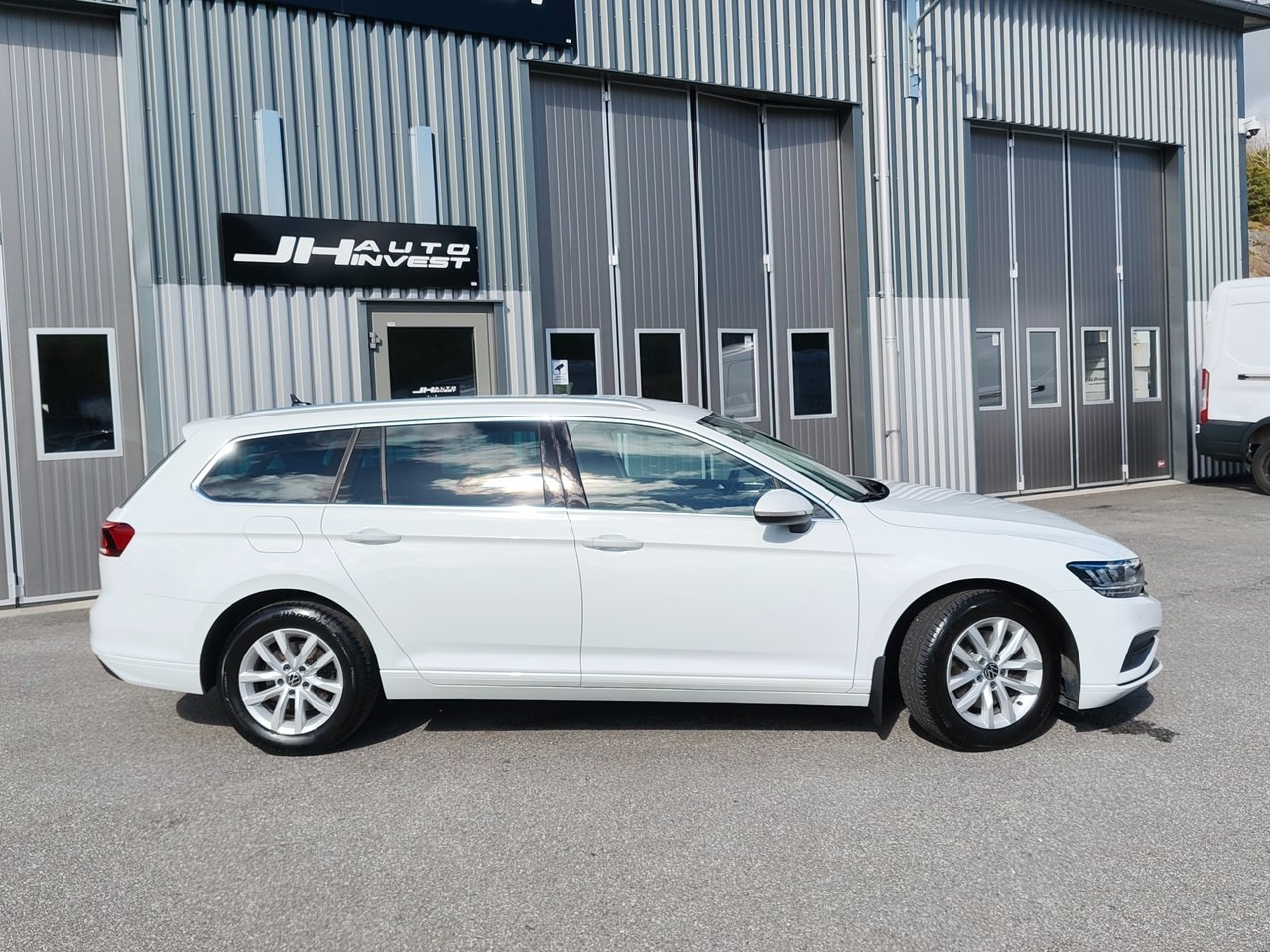 Volkswagen Passat 2023, bild 4/10