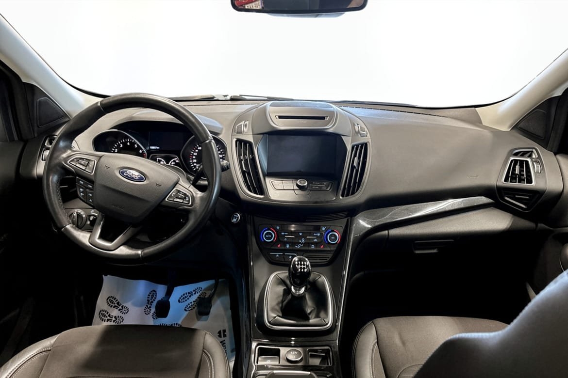 Ford Kuga 1.5 EcoBoost Manuell, 150hk 2018, bild 4/9