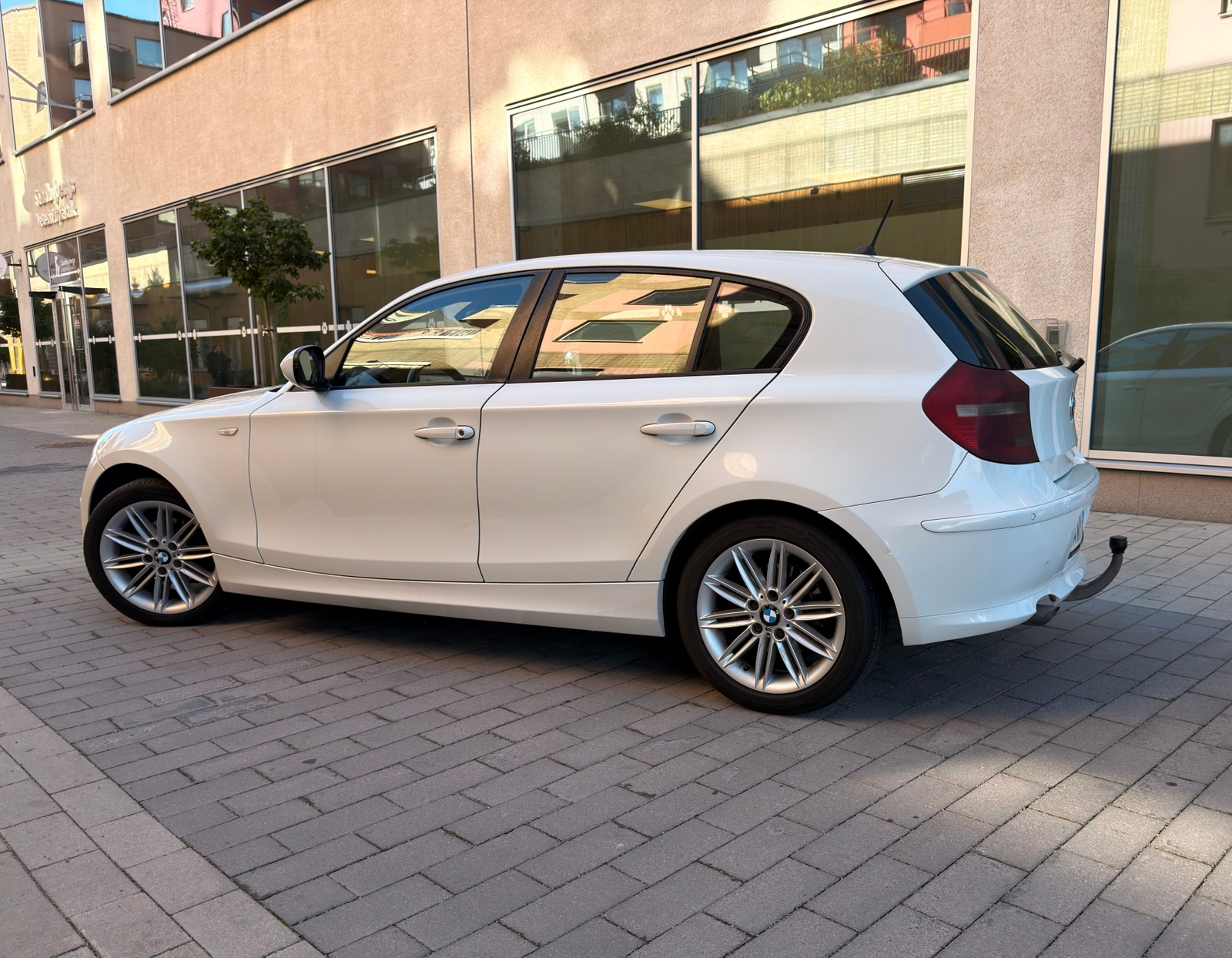 BMW 118 d 5-dörrars Manuell 2011, bild 4/9