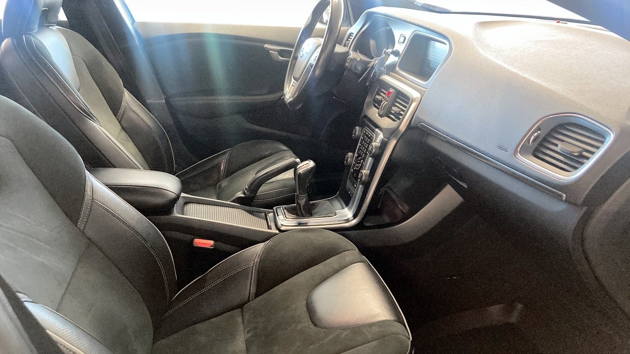 Volvo V40 D3 R-Design P-värmare 2016, bild 3/10