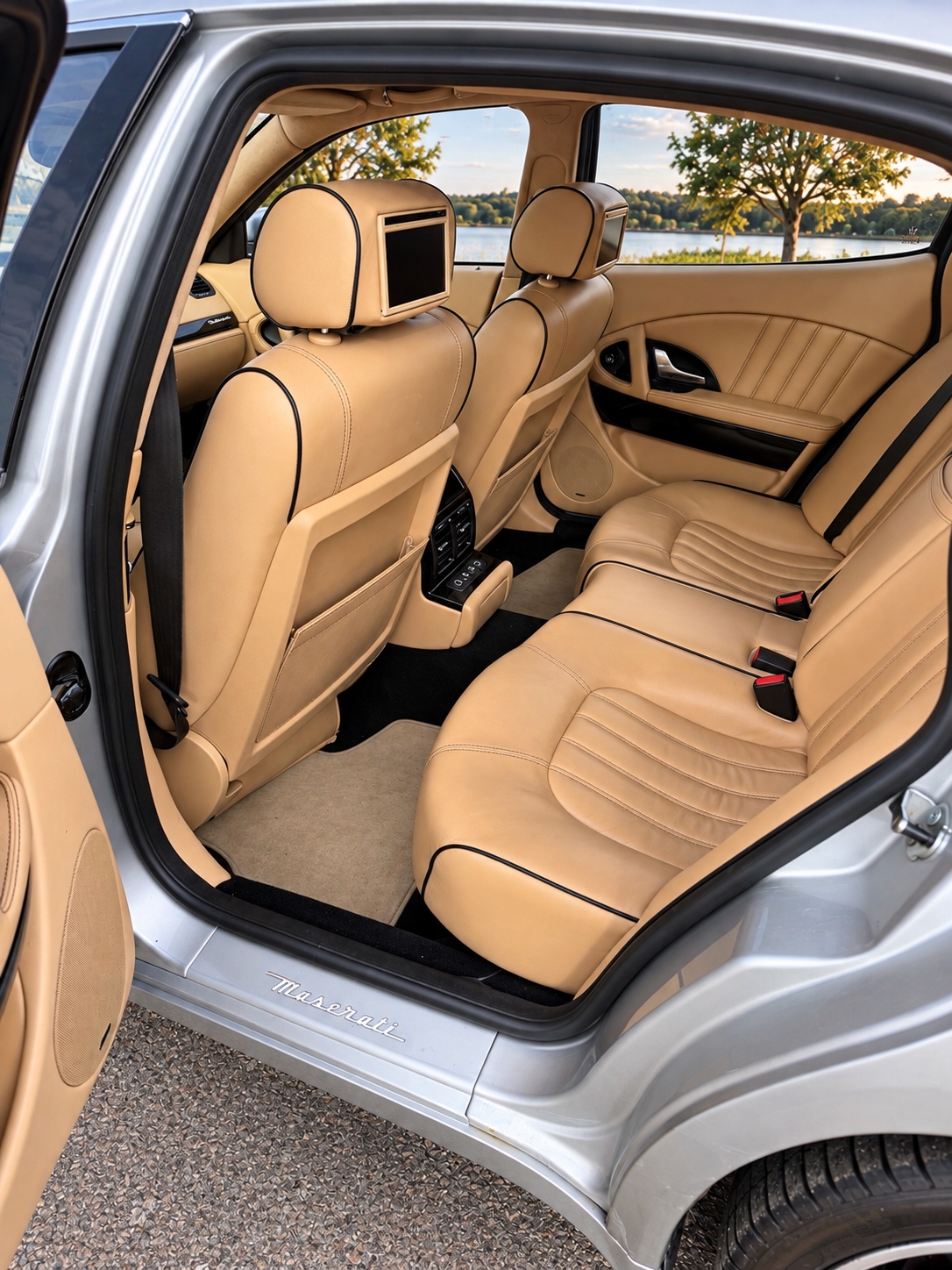 Maserati Quattroporte 4.2 V8 DuoSelect 2007, bild 2/5