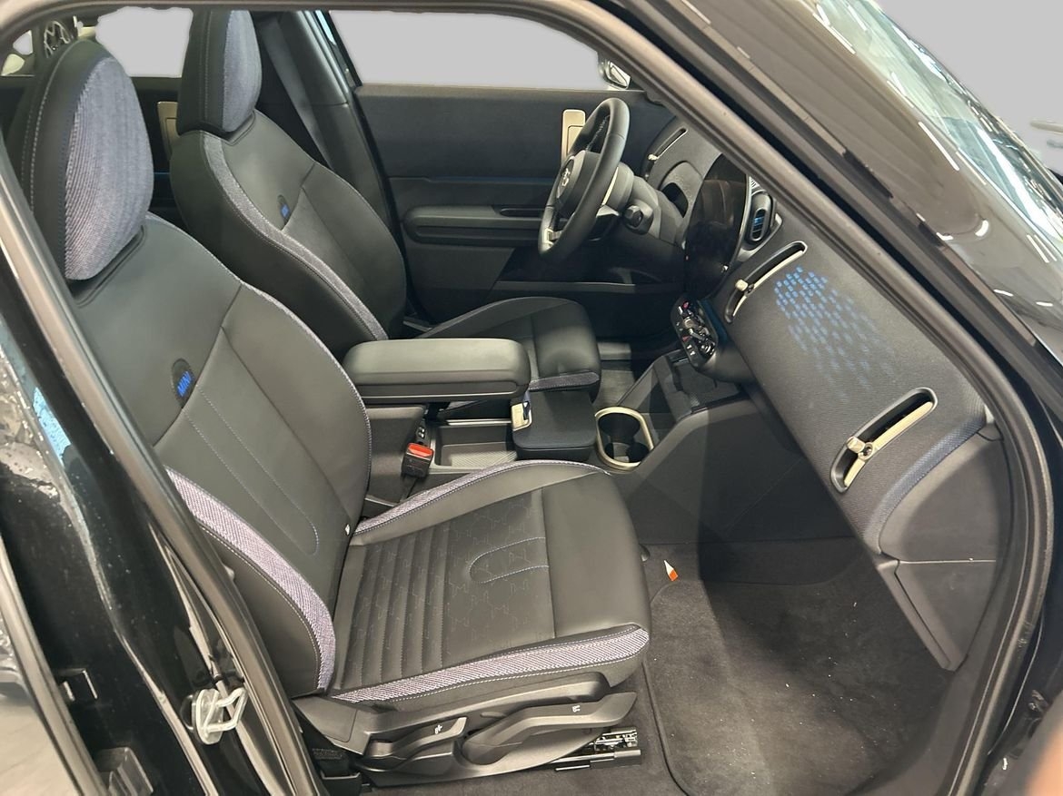 MINI Countryman SE Classic Trim, Paket L 2026, kuva 6/10