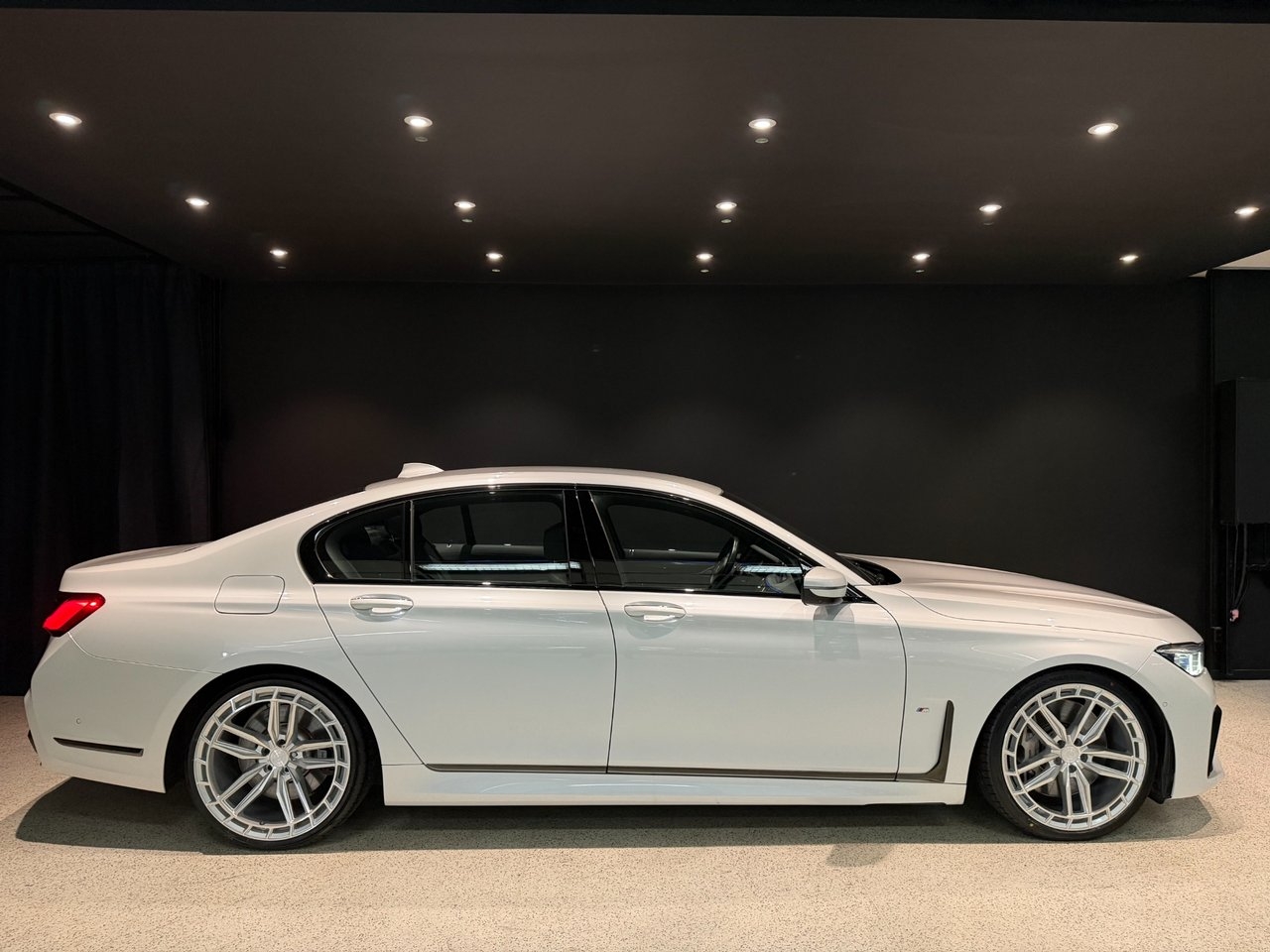 BMW 750 i xDrive M-paket 2020, bild 6/10