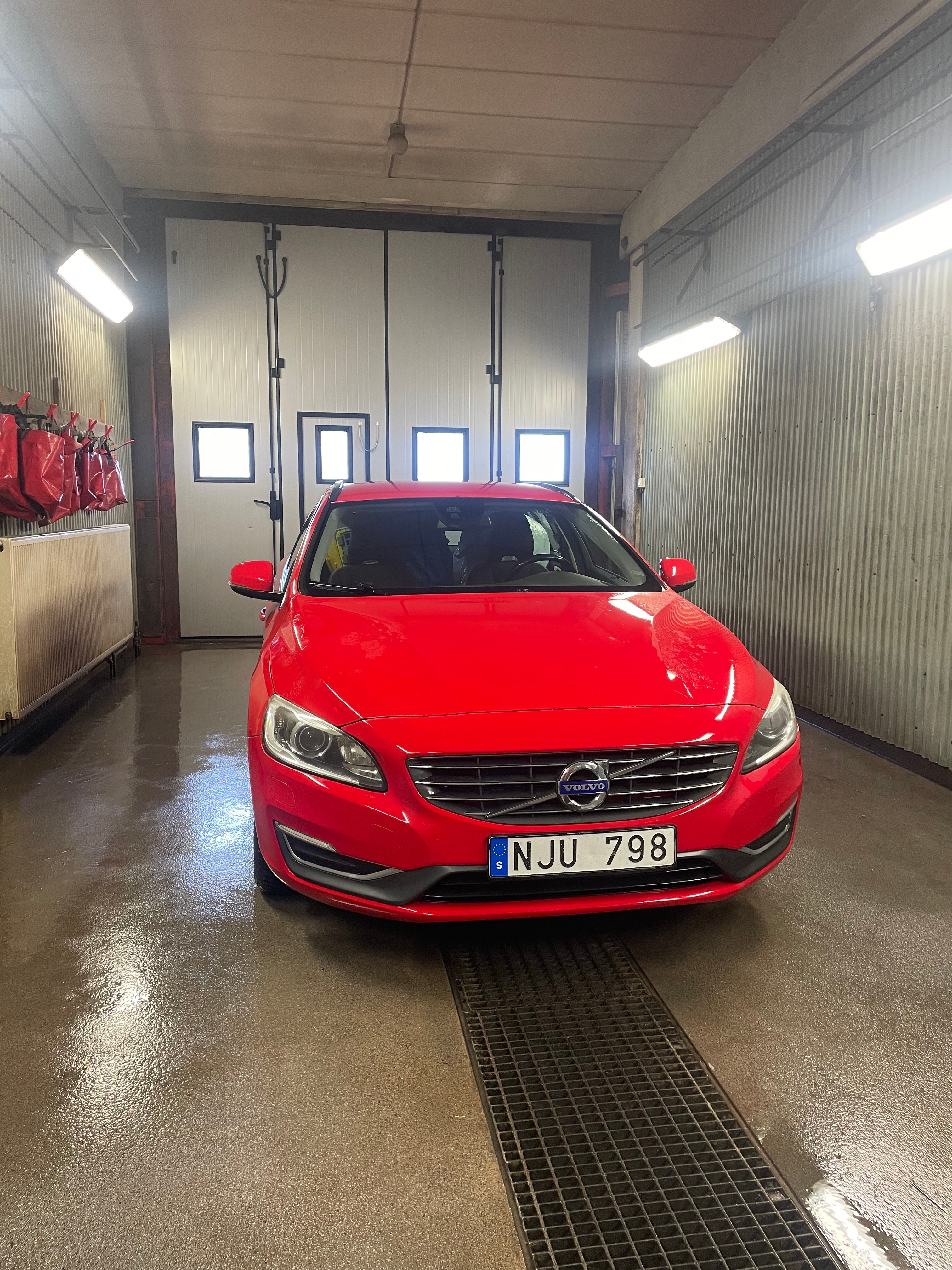 Volvo V60 D4 AWD Geartronic 2014, kuva 2/6