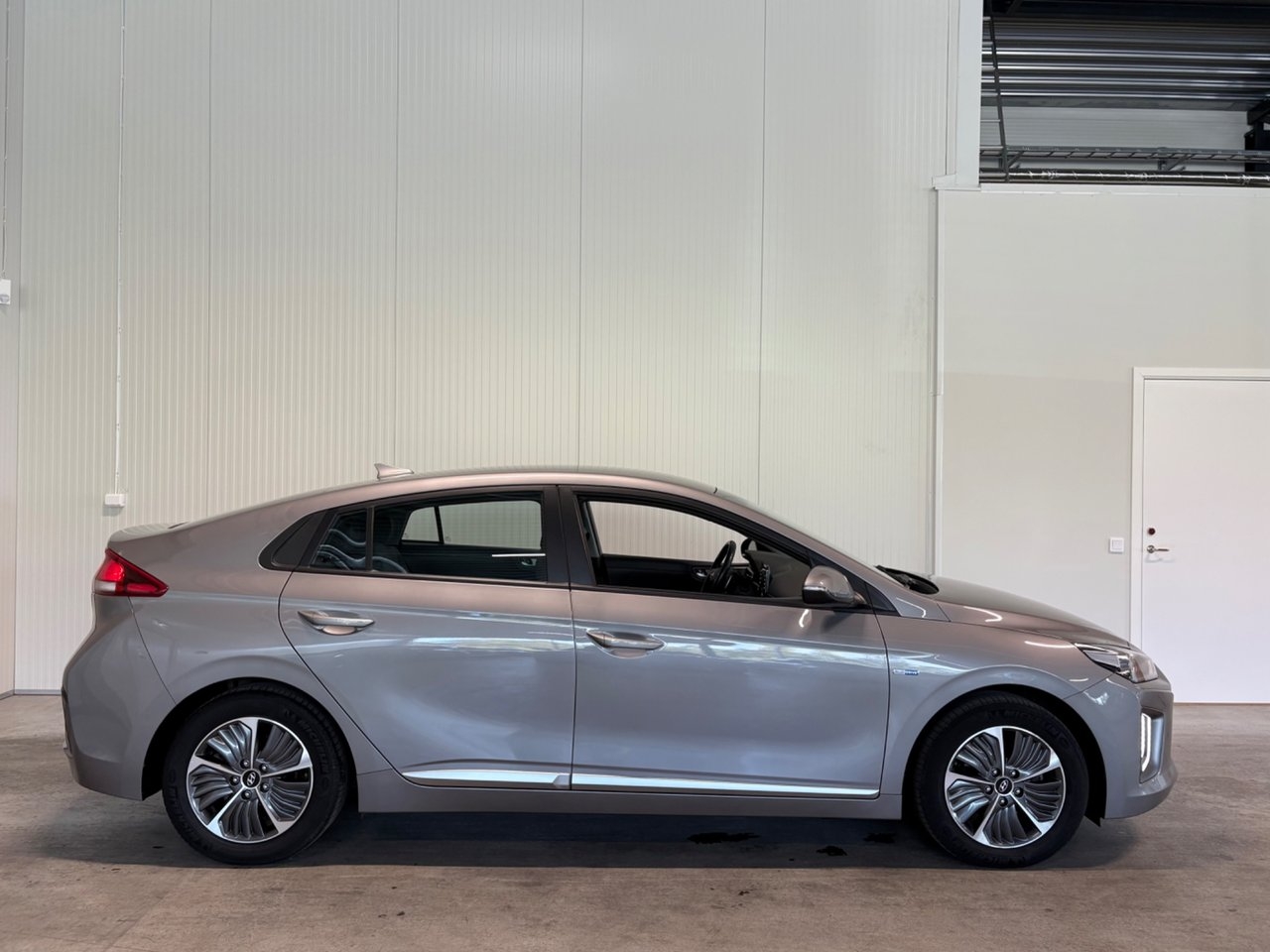 Hyundai Ioniq Plug-In Dragkrok 2020, bild 2/10
